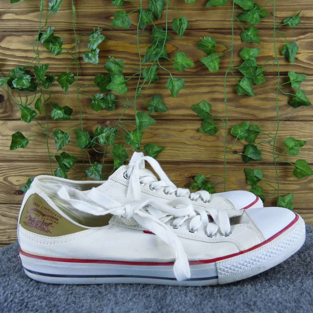 Levi's Men Low Top Sneaker White Canvas‎ Size 11 Medium  Used 2025